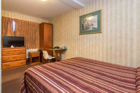 Canadas Best Value Inn Chinook Station