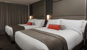 Carriage House Hotel & Conference Centre