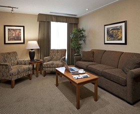 Carriage House Hotel & Conference Centre