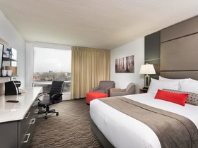 Carriage House Hotel & Conference Centre