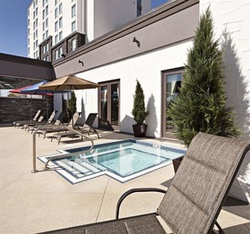 Carriage House Hotel & Conference Centre
