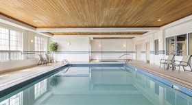 Country Inn & Suites by Radisson, Calgary-Northeast