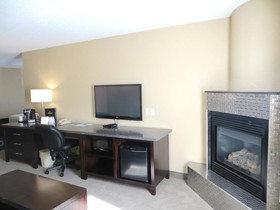 Days Inn by Wyndham Calgary Airport
