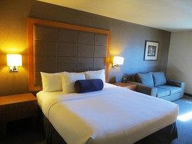 Days Inn by Wyndham Calgary Airport