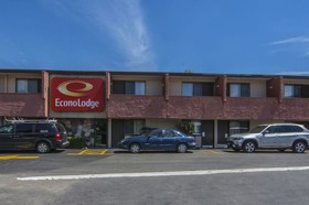 Econo Lodge Motel Village