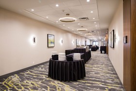 Holiday Inn Hotel & Suites Calgary South Conference Ctr