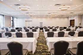 Holiday Inn Hotel & Suites Calgary South Conference Ctr