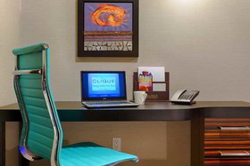 Hotel Clique Calgary Airport