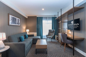 Sandman Signature Calgary Airport Hotel