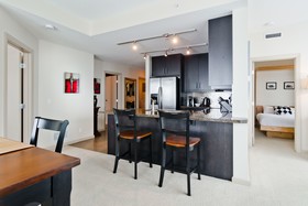 Suite Digs Vetro
