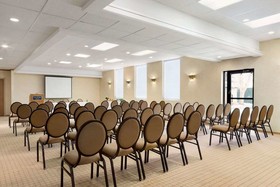 Emerald Hotel & Suites