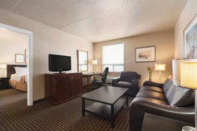 Emerald Hotel & Suites