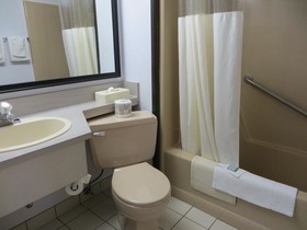 Emerald Hotel & Suites
