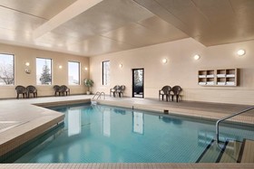Emerald Hotel & Suites