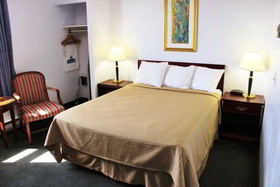 Emerald Hotel & Suites