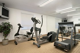 Emerald Hotel & Suites