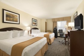 Emerald Hotel & Suites
