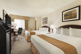 Emerald Hotel & Suites