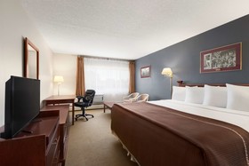 Travelodge by Wyndham Calgary South