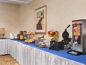 Emerald Hotel & Suites