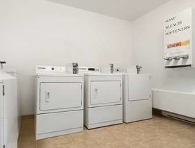 Emerald Hotel & Suites