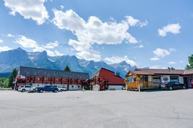 Rocky Mountain Ski Lodge