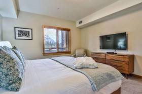 White Spruce Lodge by Spring Creek Vacations