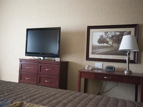 Redwood Inn & Suites
