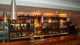 Econo Lodge Inn & Suites