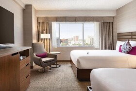 Coast Edmonton Plaza Hotel by APA