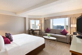 Coast Edmonton Plaza Hotel by APA