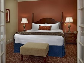 Fairmont Hotel Macdonald