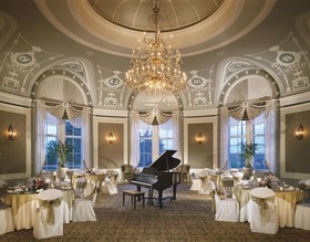 Fairmont Hotel Macdonald