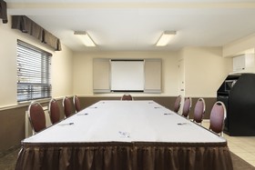 Travelodge by Wyndham Edmonton South