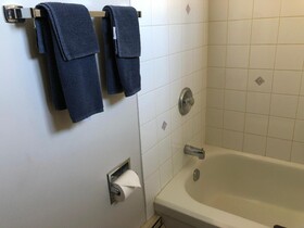 Howard Johnson by Wyndham Edson