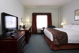 The Bridgeport Inn