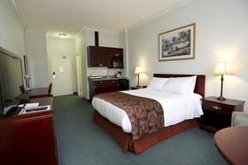 The Bridgeport Inn