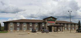 Foxwood Inn & Suites