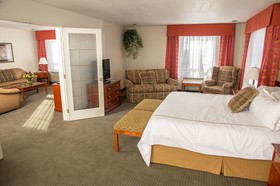 Service Plus Inn and Suites - Grande Prairie