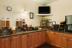 High Prairie Inn Hotel & Suites