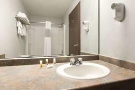 High Prairie Inn Hotel & Suites