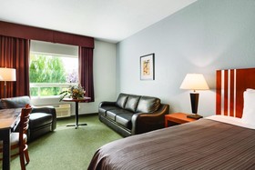 High Prairie Inn Hotel & Suites