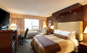 Best Western Premier Denham Inn & Suites