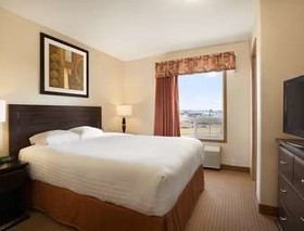 Super 8 by Wyndham Edmonton International Airport