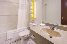 Motel 6 Lethbridge, AB