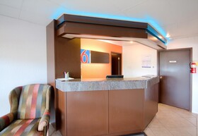 Motel 6 Lethbridge, AB