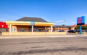 Motel 6 Lethbridge, AB