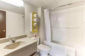 Motel 6 Lethbridge, AB
