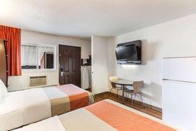 Motel 6 Lethbridge, AB
