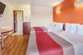 Motel 6 Lethbridge, AB
